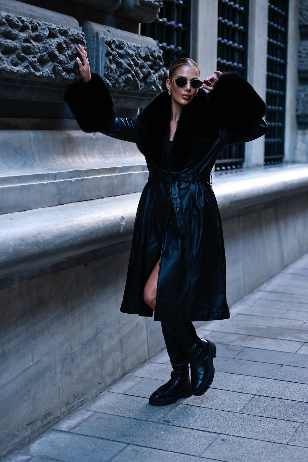 BLACK COAT