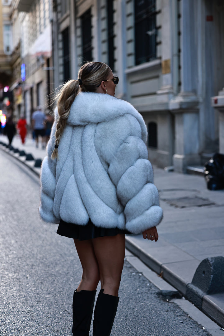 FUR ARI LIGHT
