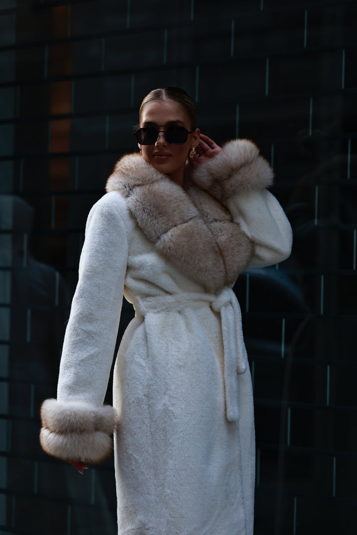 COAT LUCIS MILKY