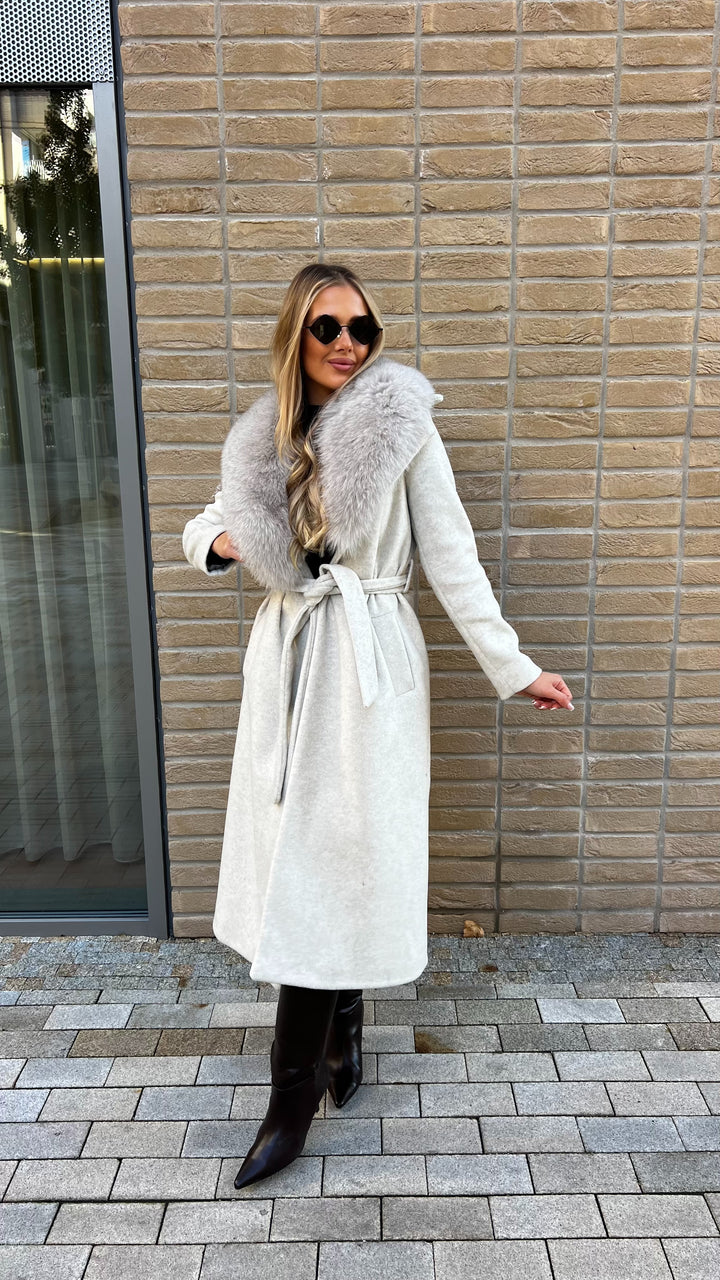 Paris coat, milky