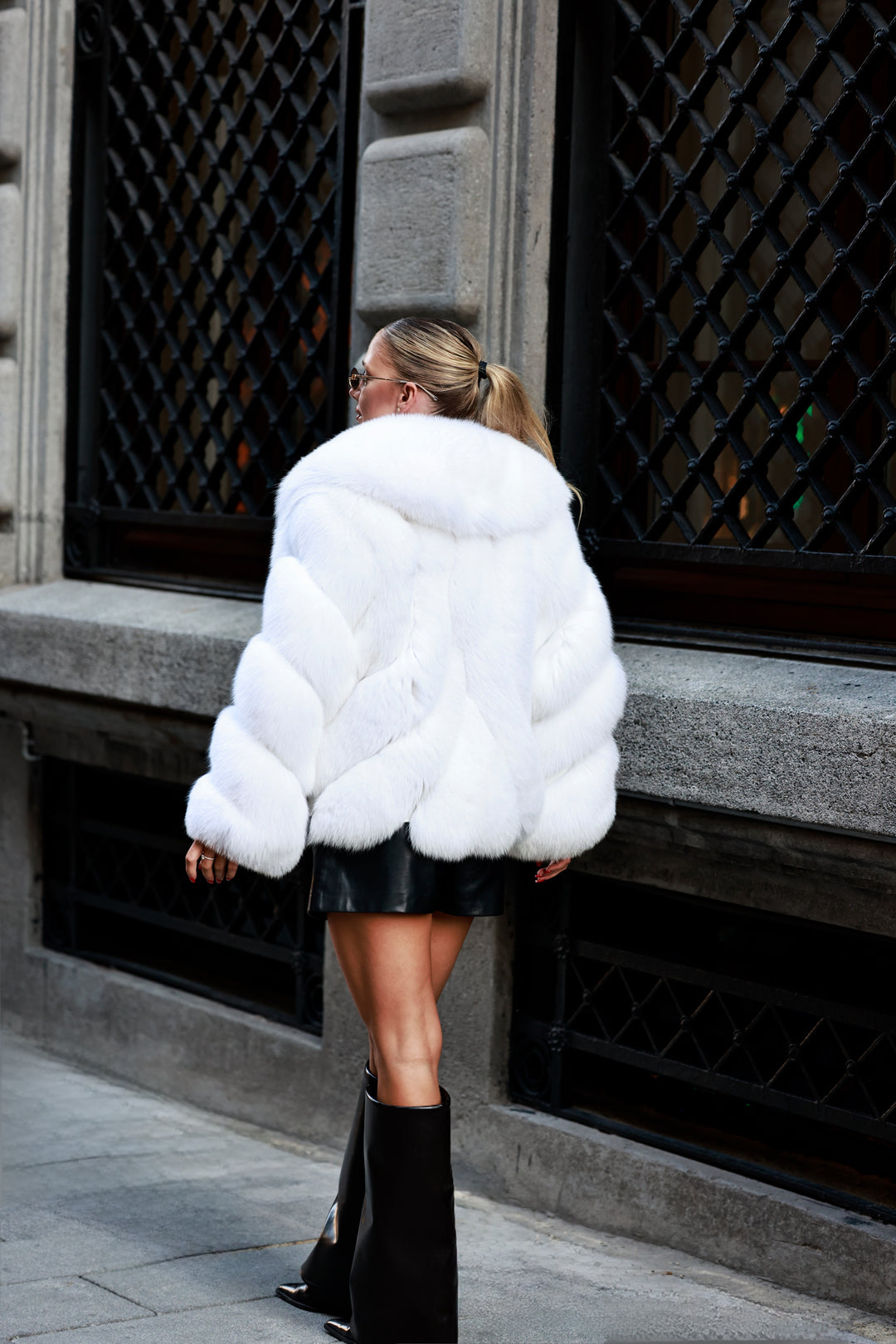 FUR ARI SNOW