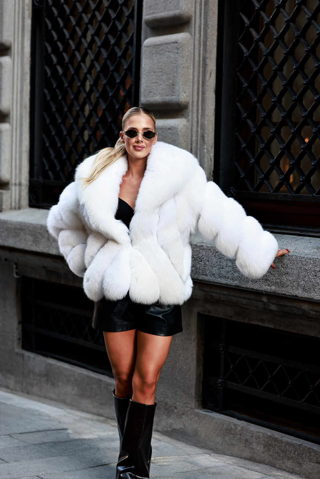 FUR ARI SNOW