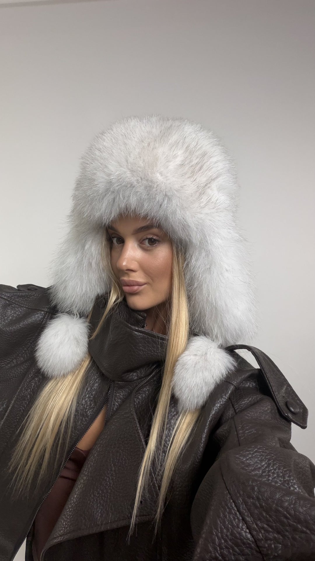 UŠIANKA SNOW | LELUX KIRANIM
